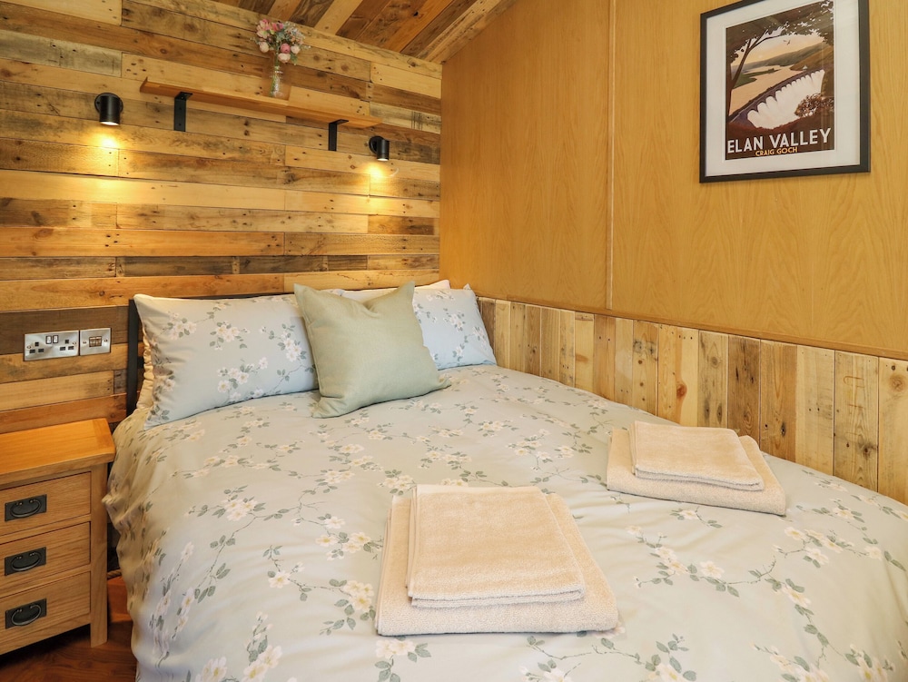 Hen's Hideaway