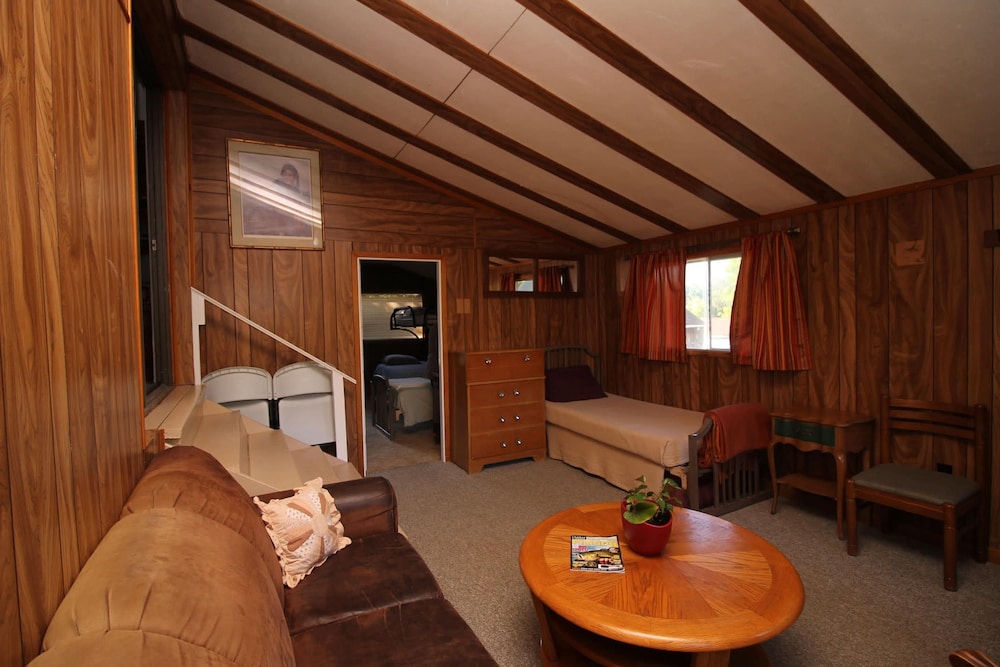 3 Bdrm Country Cottage - Main House - Rosewood Cottages