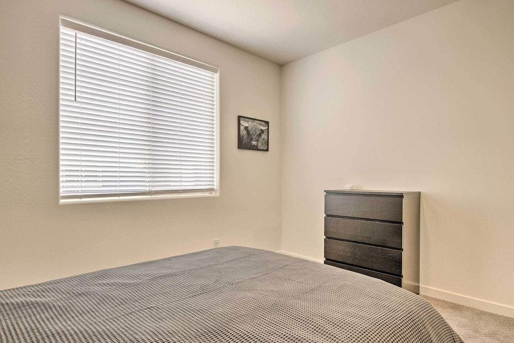 Community Perks: Executive Chandler Townhome view 5