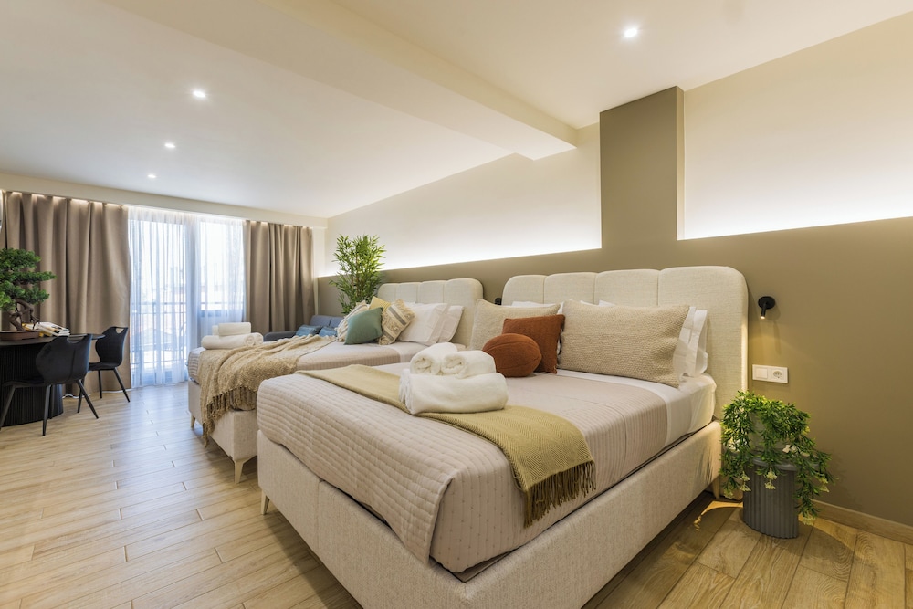 Raise Thiseio Stylish Living