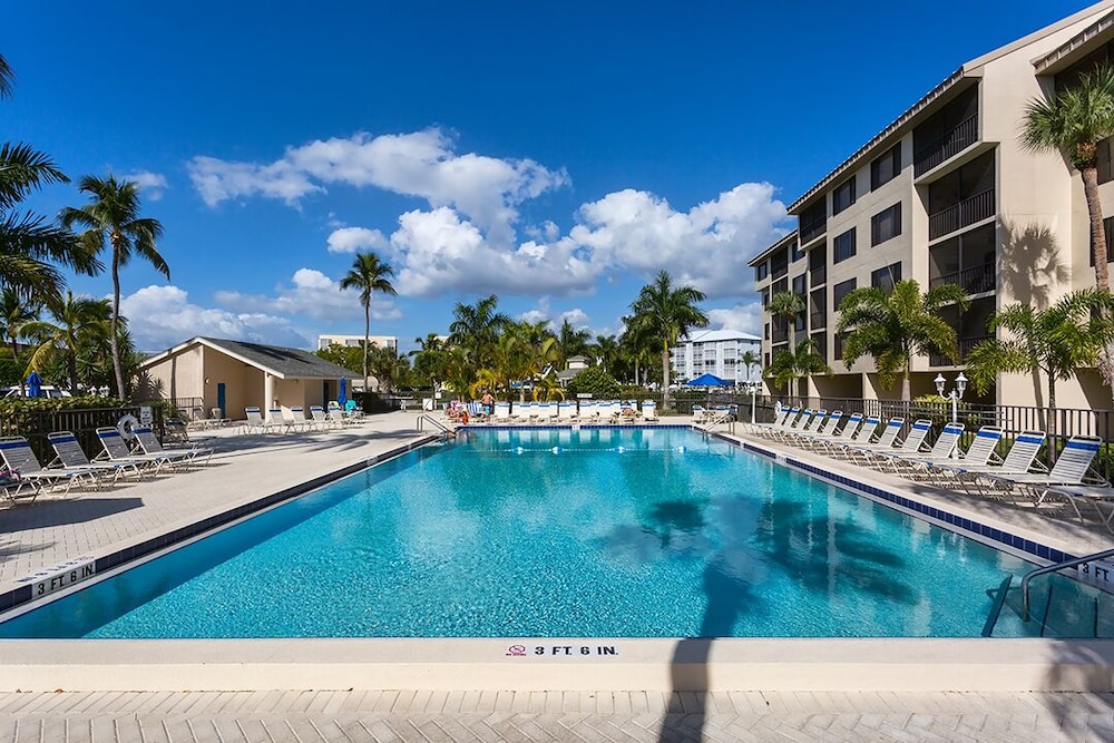 Santa Maria 208 by Distinctive Beach Rentals
