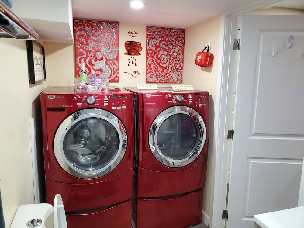 240 Spacious Modern Home w AC