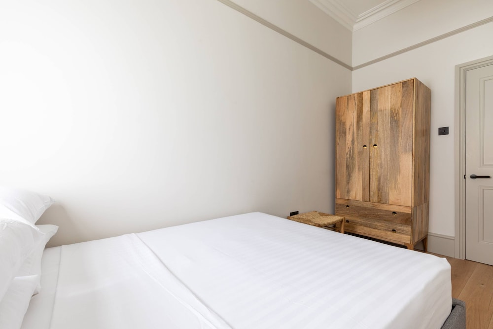 Eardley Crescent III by Onefinestay