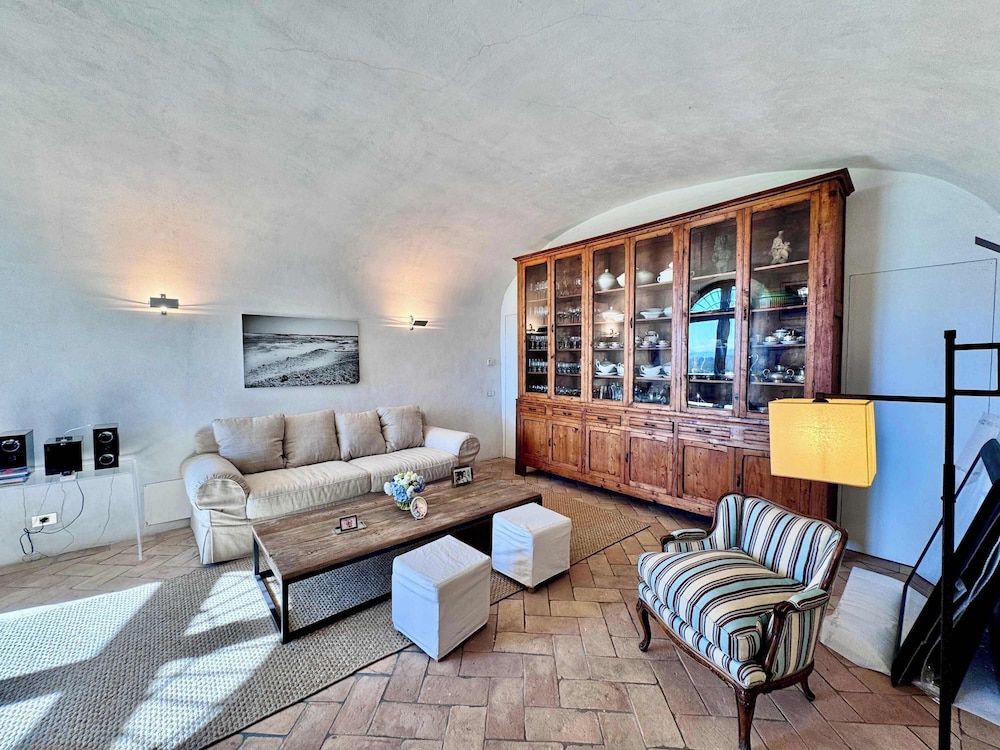 New Estate of Joy a Magnificent Historic Villa Near Rome on Glorious Ground Pool and Olives Galore
