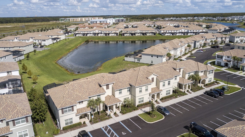 Four Bedroom @ Storey Lake Resort Close to Disney w/ Pool 3063