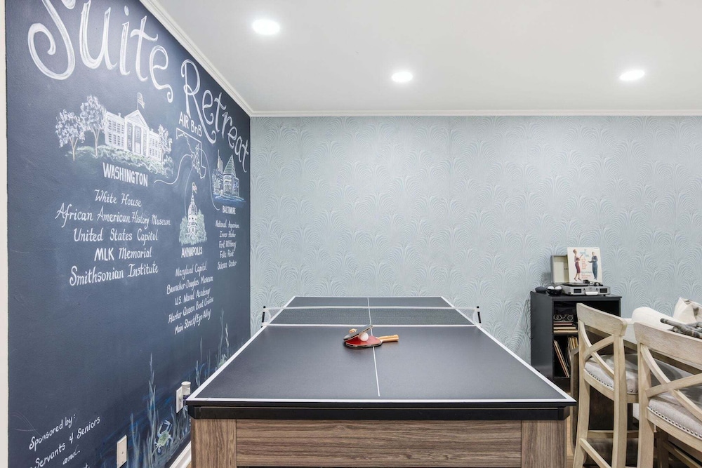 Stylish Hot Tub Retreat With Ping Pong 3 Bedroom Home