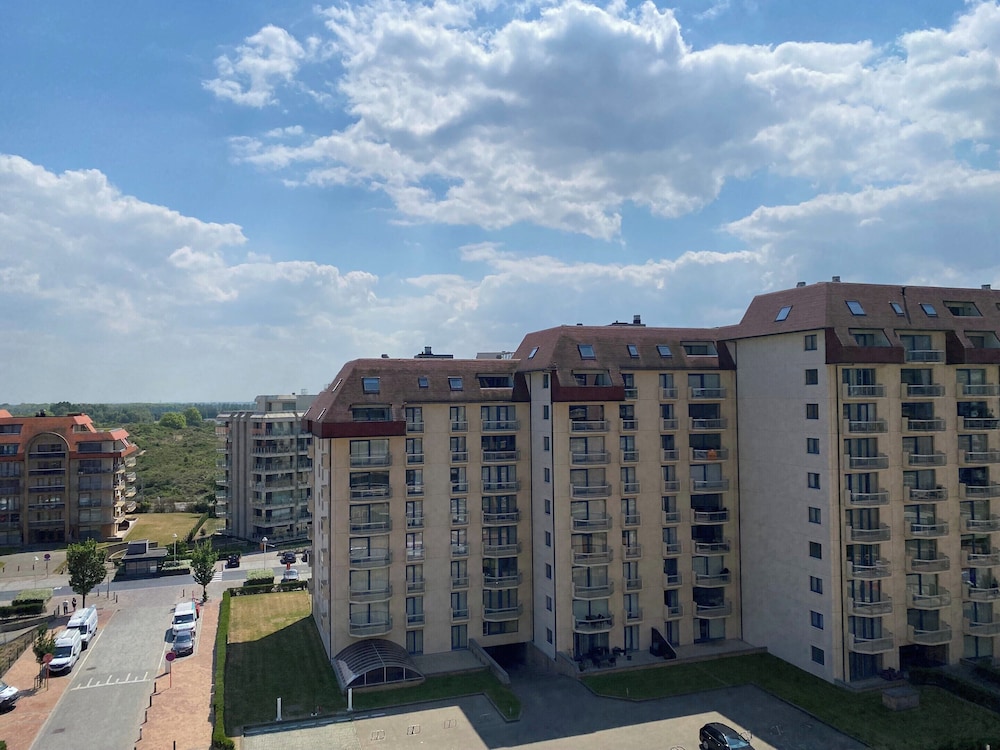 Apartment in Nieuwpoort-bad With Sea View
