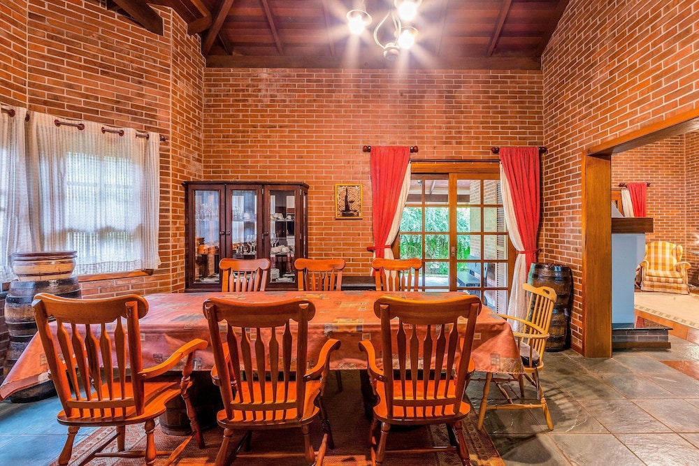 Beautiful Chalet-style House in Canela Rcf160