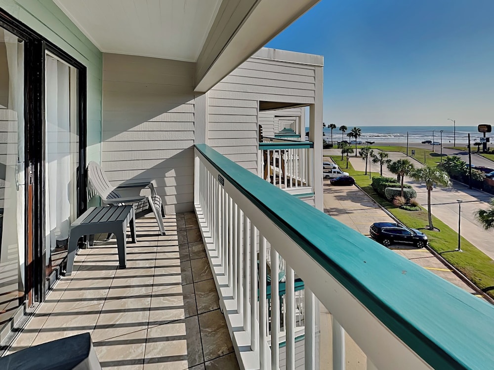 Casa Del Mar 350-front Facing