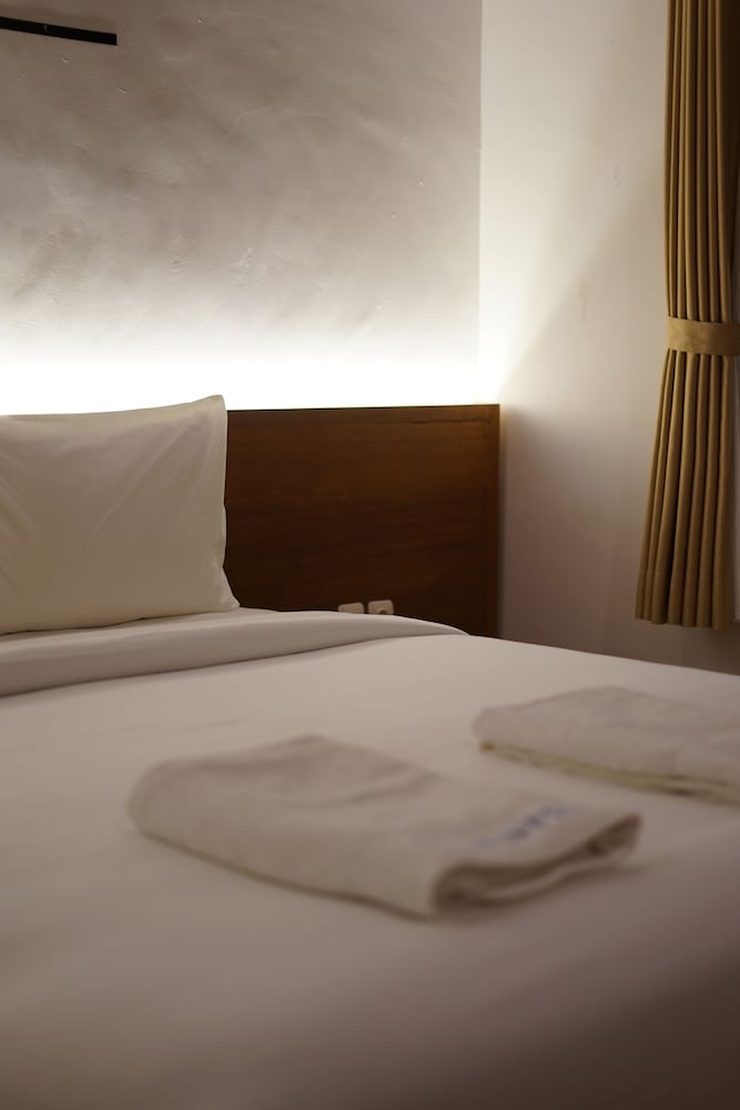 Lantis ViBES Inn
