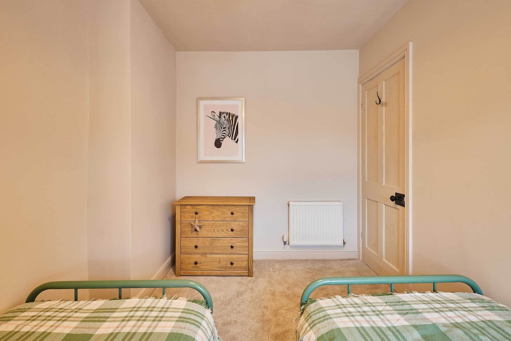 Host Stay Daisy Cottage