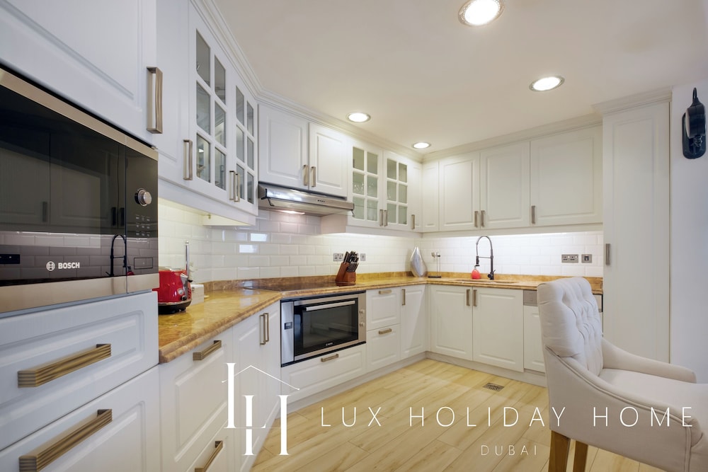 LUX The Shoreline Sea View Suite