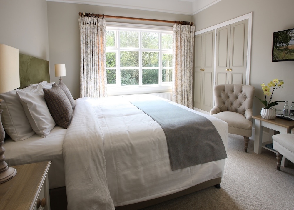 Aylesbury Vacations - The Five Arrows Hotel - Property Image 32