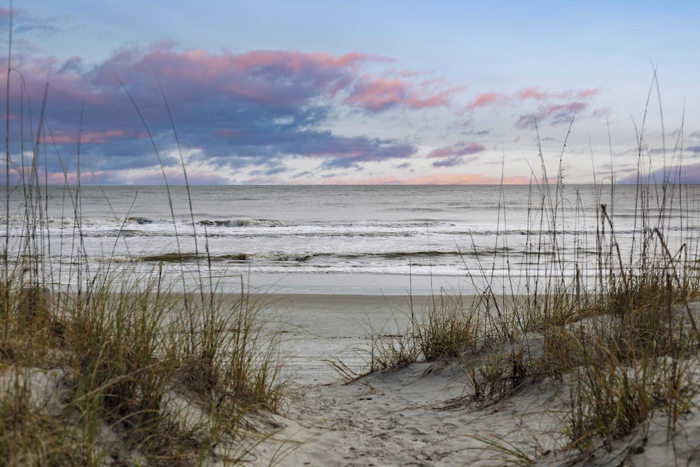 Pink Plume Coastal Escape Near Beach, Private Pool, Grill, & Luxe Interiors