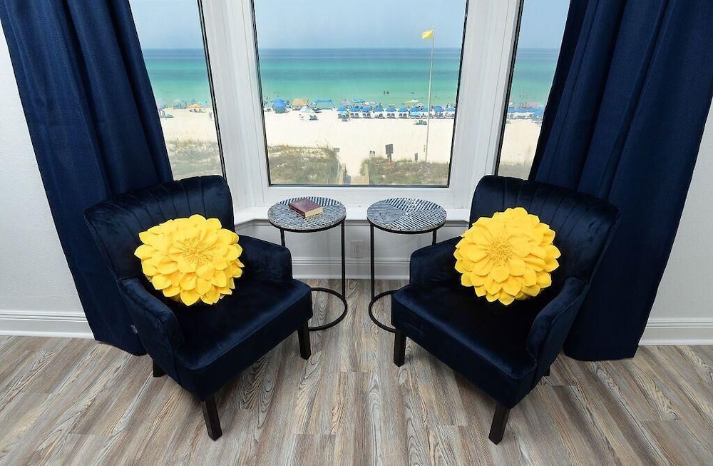 Emerald Beach 325
