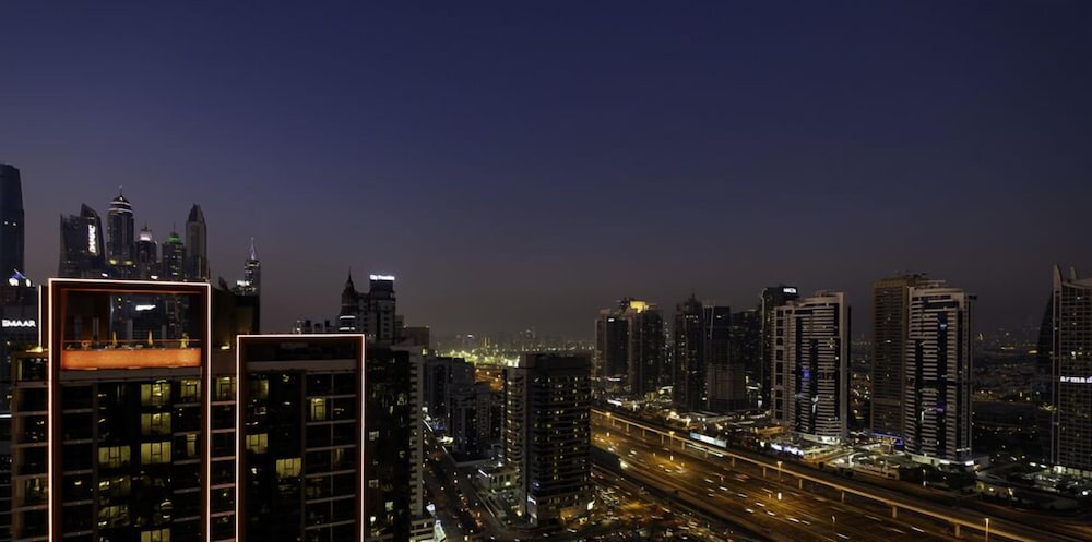 LUX The JW Marina Suite 2