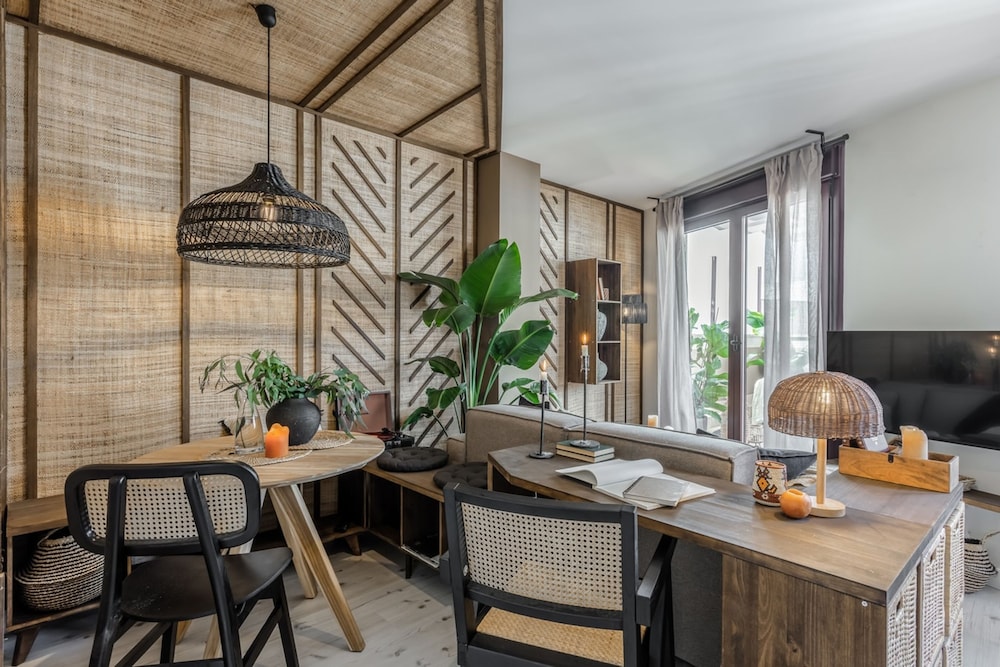 Lugbara - 1 Bedroom and Terrace in Goya