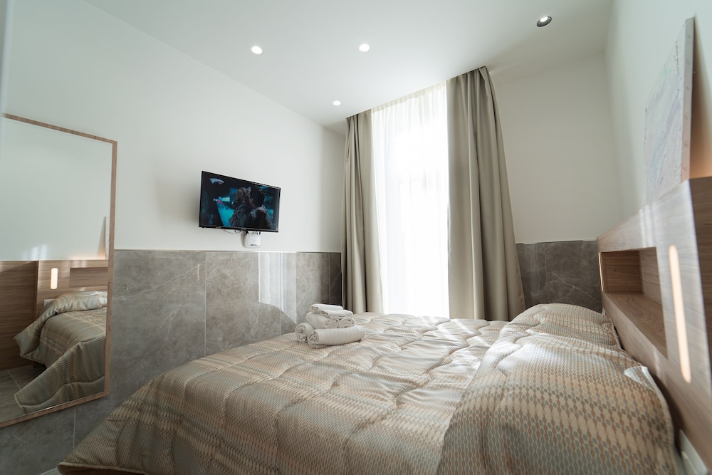 P.C. Boutique H. Napoli Centro by ClaPa Group Dislocated Hospitality