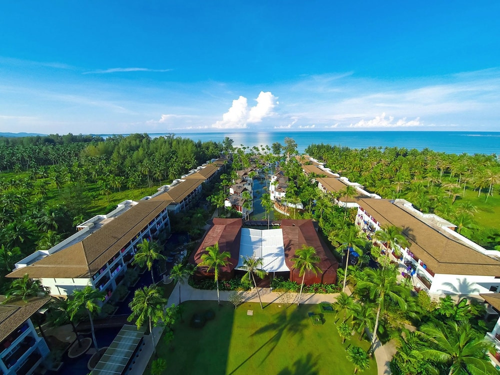 Graceland Khaolak Beach Resort