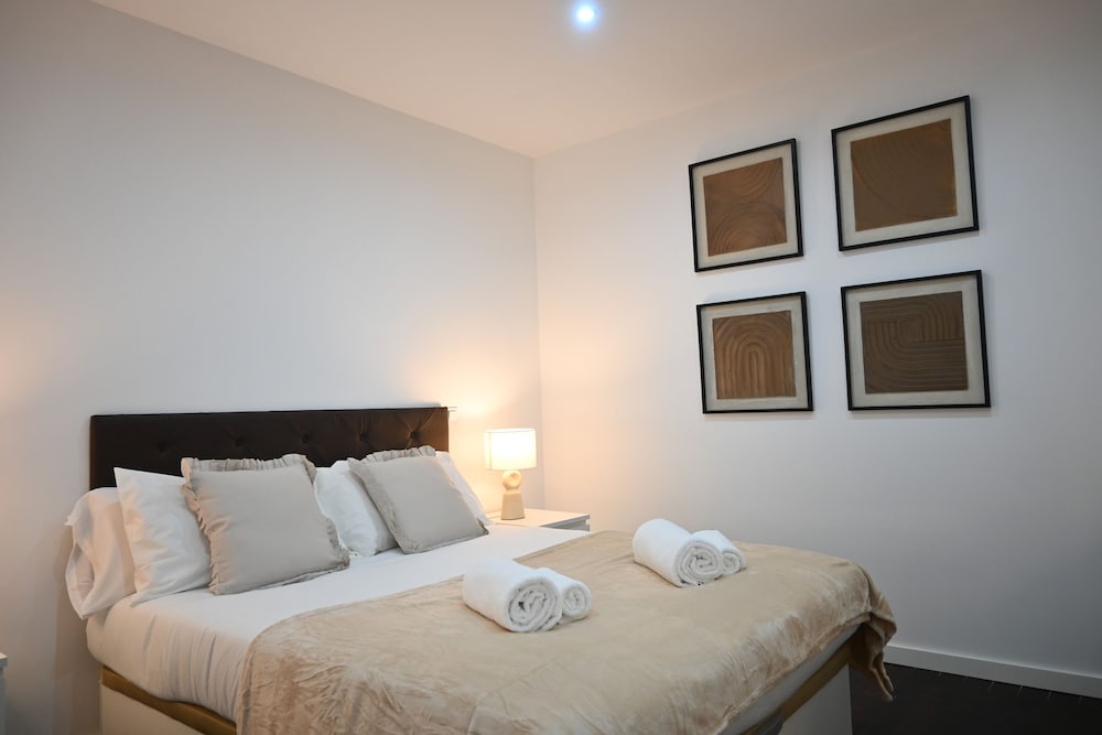 M Sen1692 Amplio Apartamento con Balc n en Calle