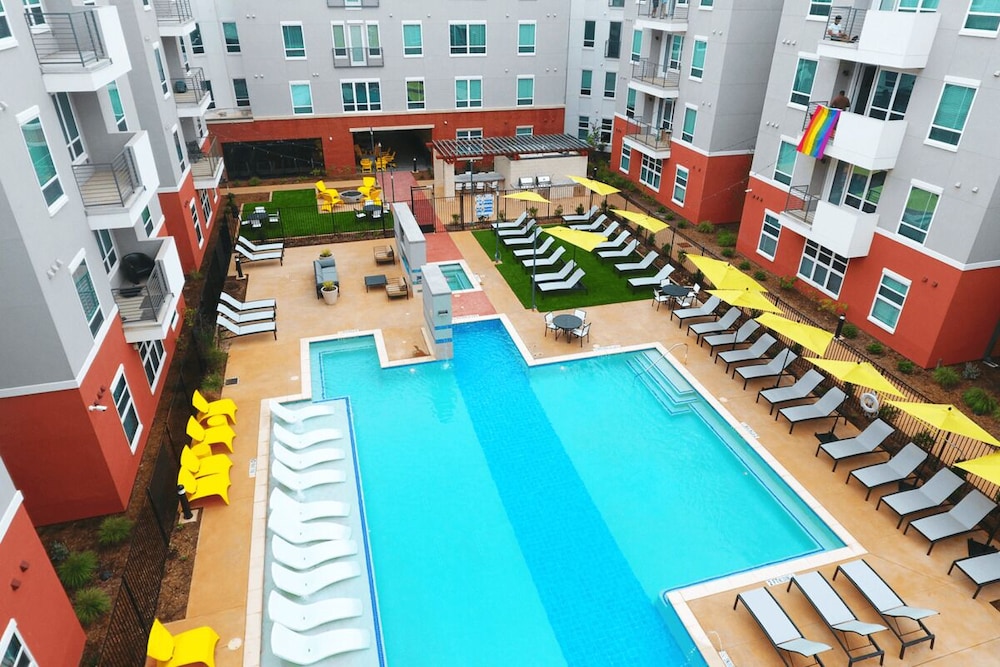 Landing Apartments Downtown Arlington