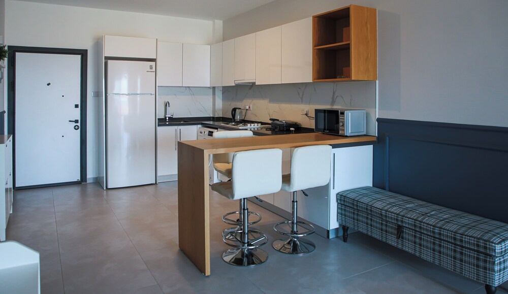 Caesar Blue Seaside Luxury Apartments