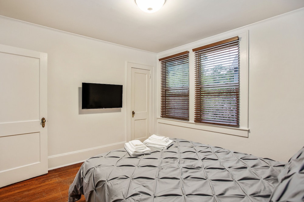 The Woodside Guest House II view 3