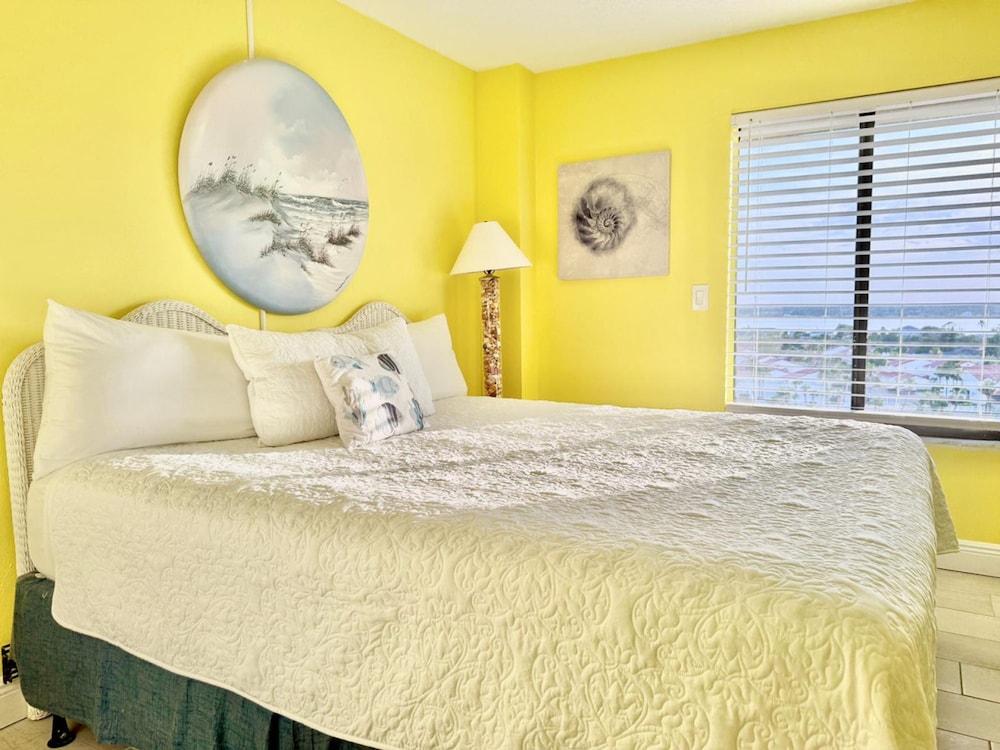 King bed Oceanview Daytonabeach