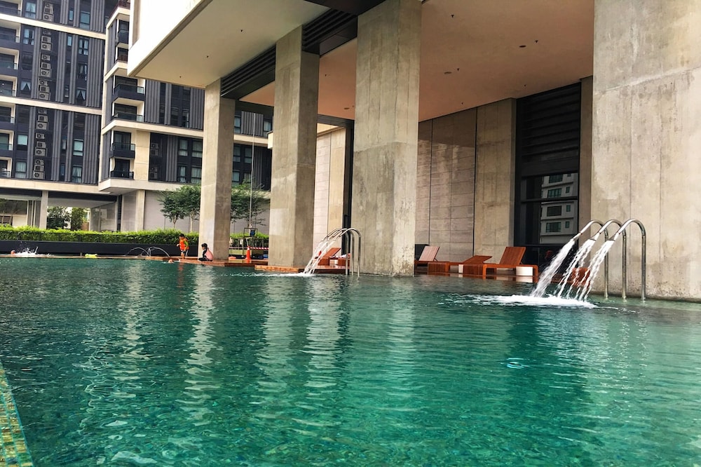 Arcoris Mont Kiara Apartments by Emily in Town