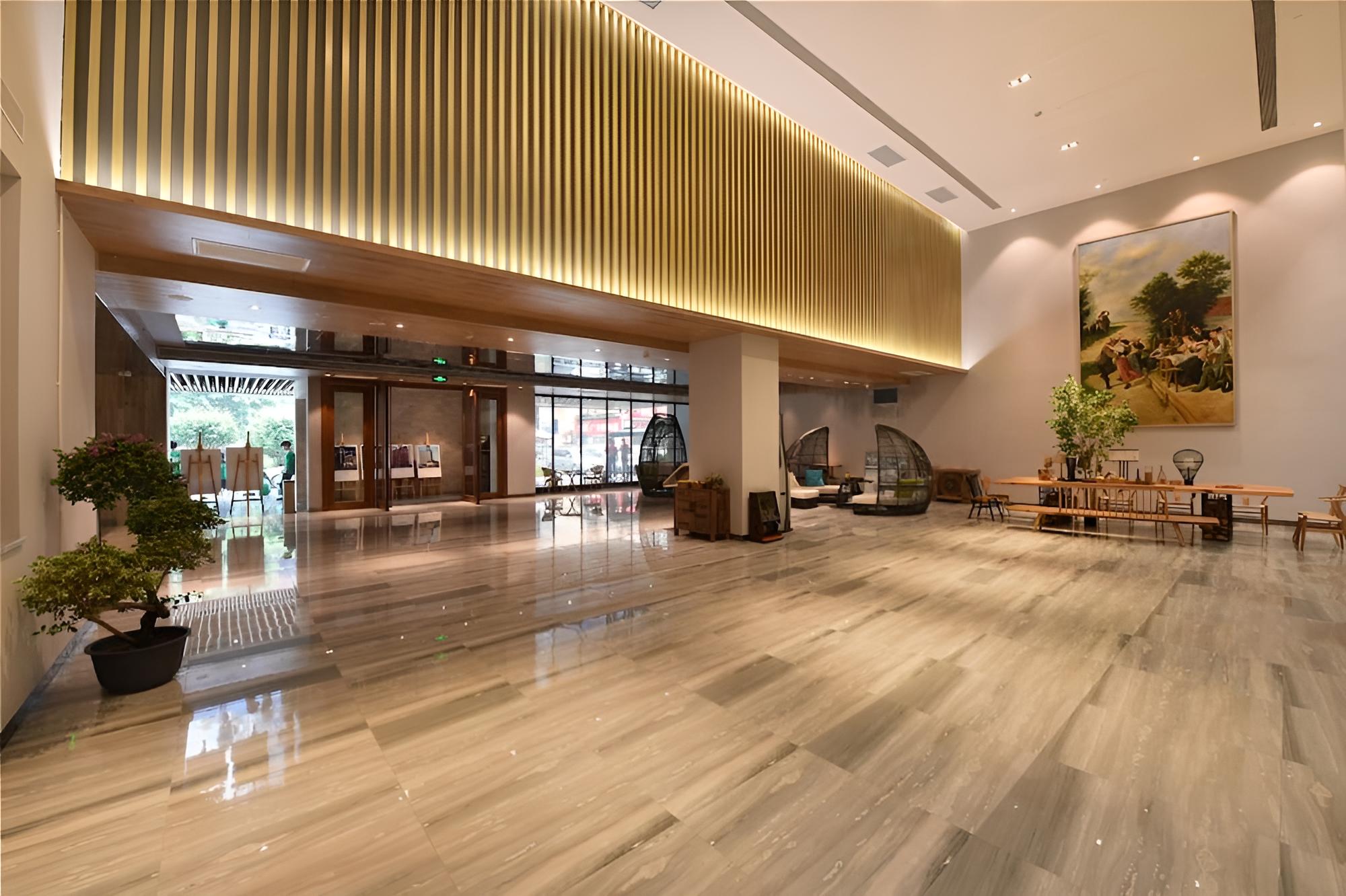 MEHOOD LESTIE HOTEL