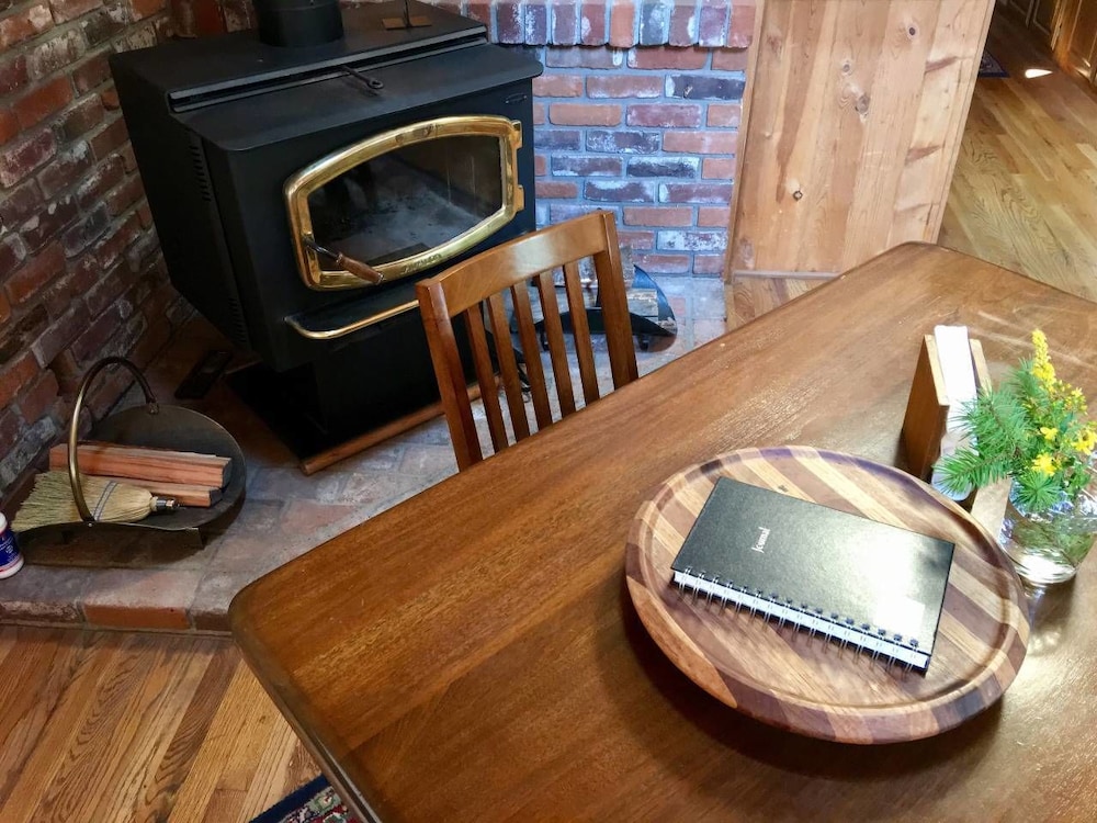 Ashland Vacations - Whispering Pines Cabin Retreat - Property Image 27