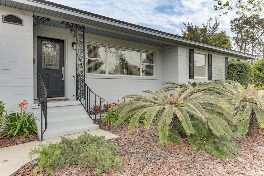 Family Home 5 Mi to Riverwalk & Jaguars Games!