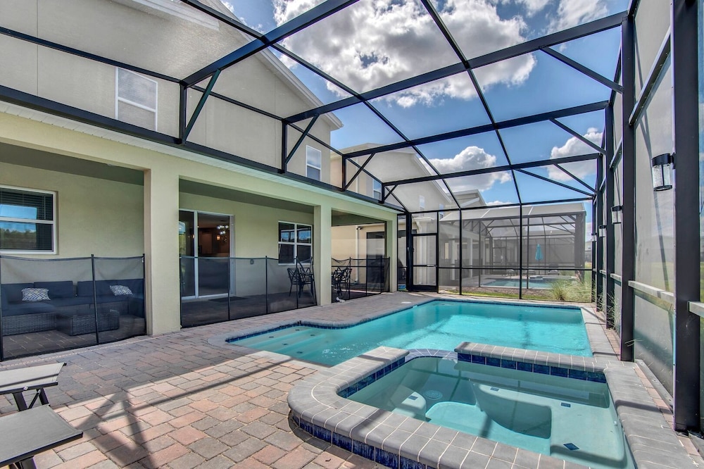 Serenity Lakeview Retreat Stunning Water Views, No Rear Neighbors, Private Pool, Game Room & Star Wars Cinema