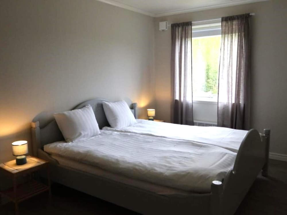 6 Person Holiday Park Home in 82011