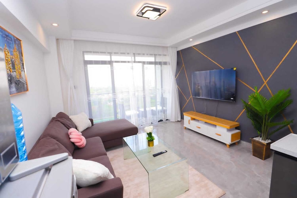 Lux Suites City Oasis Apartments