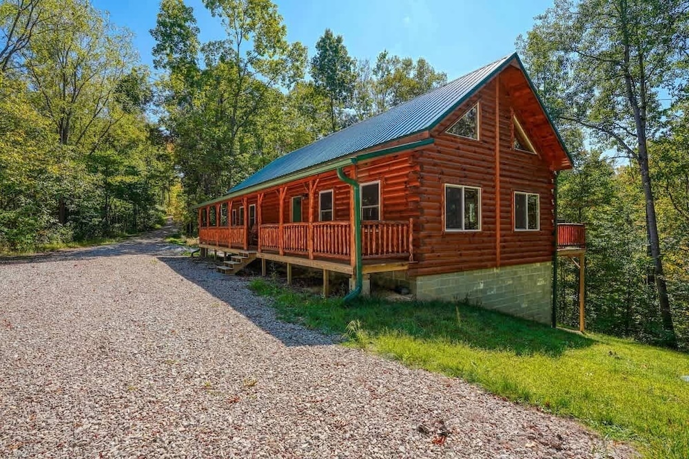 Seven Pines Cabin - Secluded in Hocking Hills