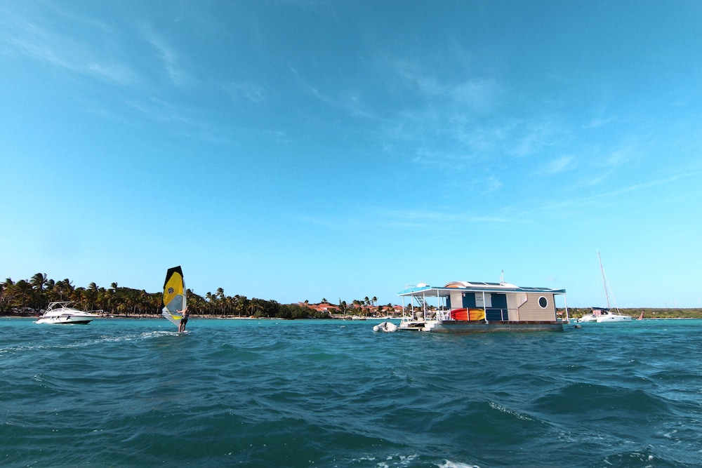 Aqua Lodge