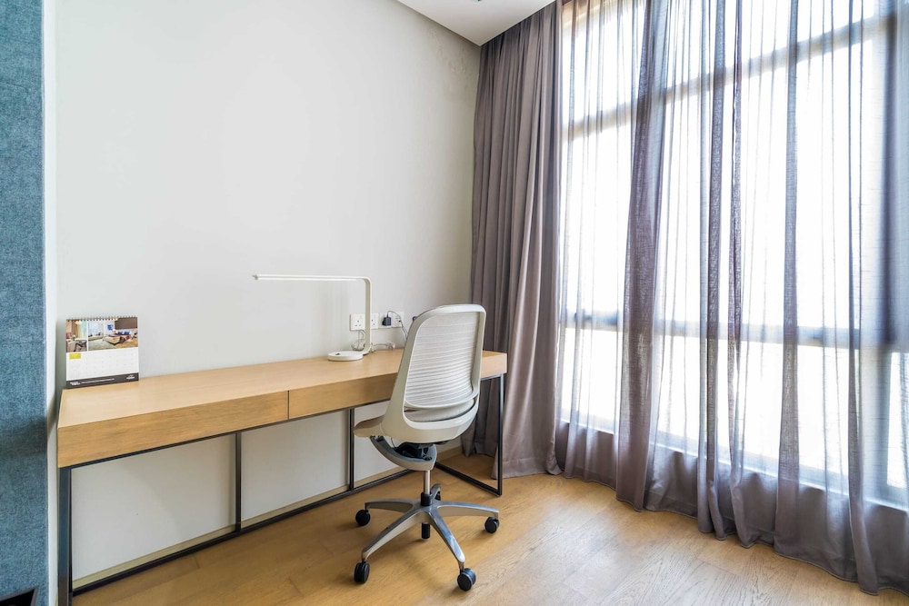 188 Luxury Suites by Plush
