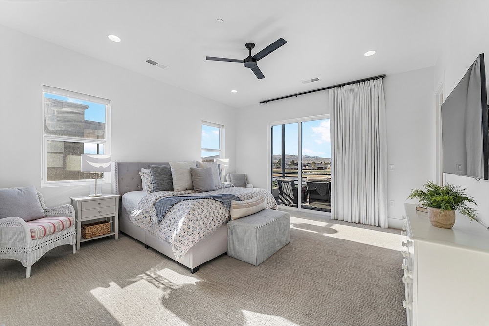 Villa #22 At Bloomington Country Club - Fairway To Heaven 3 Bedroom Condo