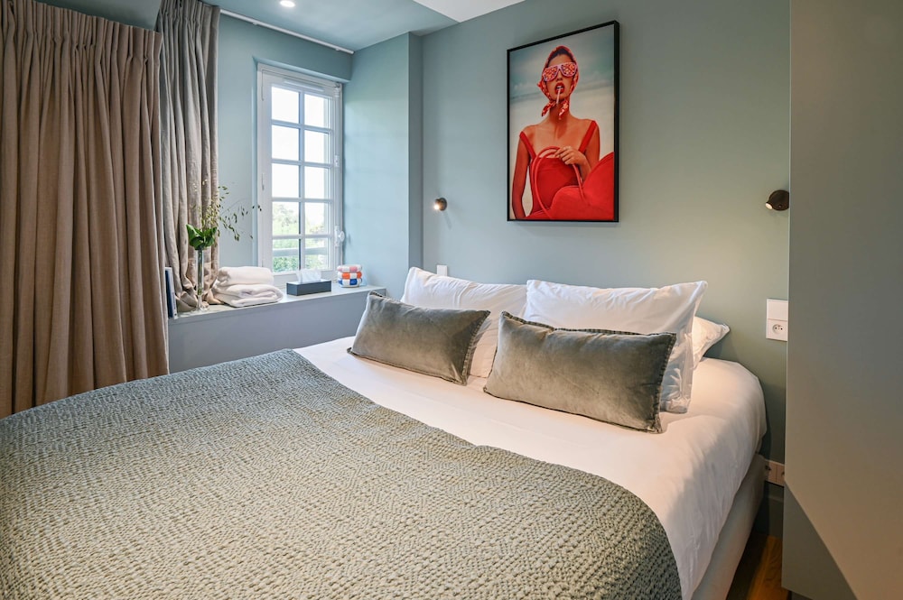 Villa des Reves Luxury in Villers Pool Jacuzzi Padel Court Close to Deauville
