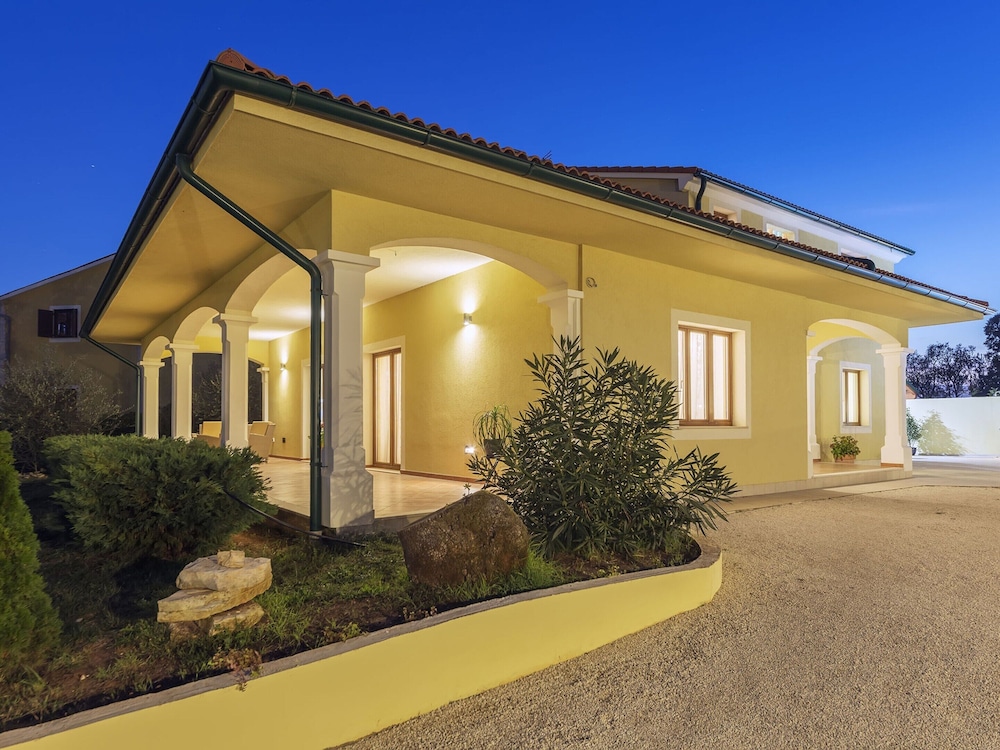 Villa in Vodnjan With Private Swimming Pool view 5