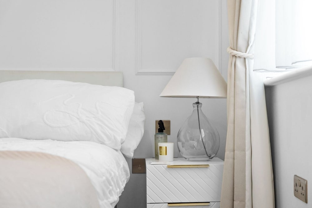 London Road Apartment in Isleworth