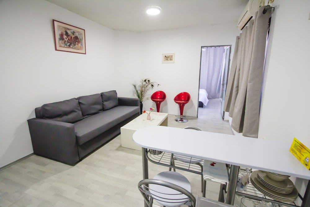 Apartment - Tel Aviv