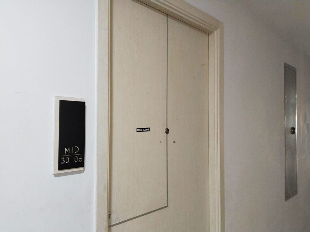 Circle Rooms Patraland Urbano