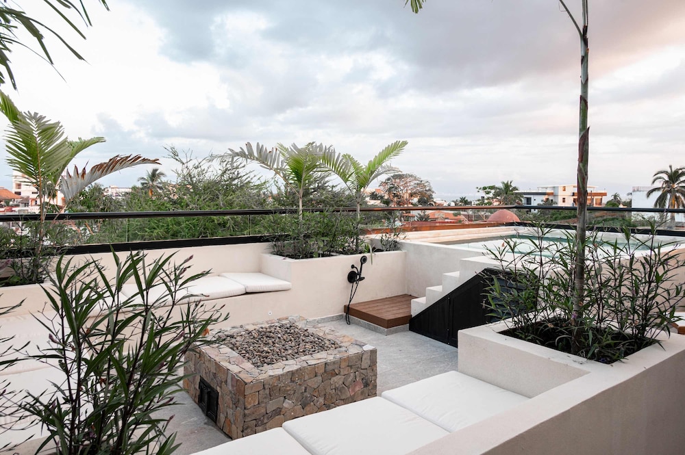 Family Pool and Beach the Perfect Getaway