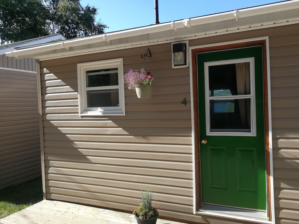 Knotty Pine Cottages