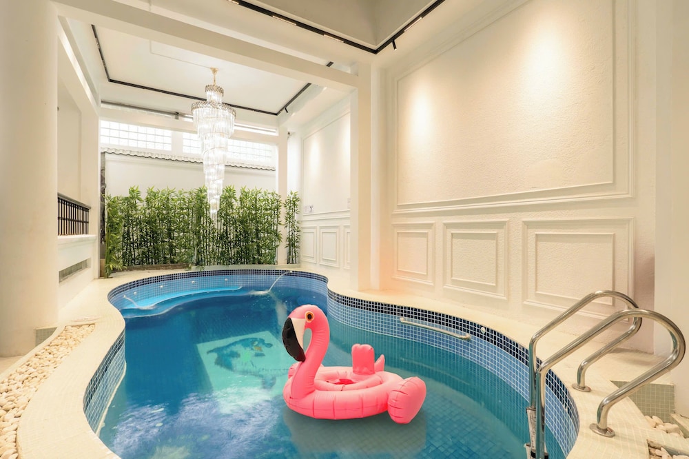 Lux white villa 9 Bedrooms