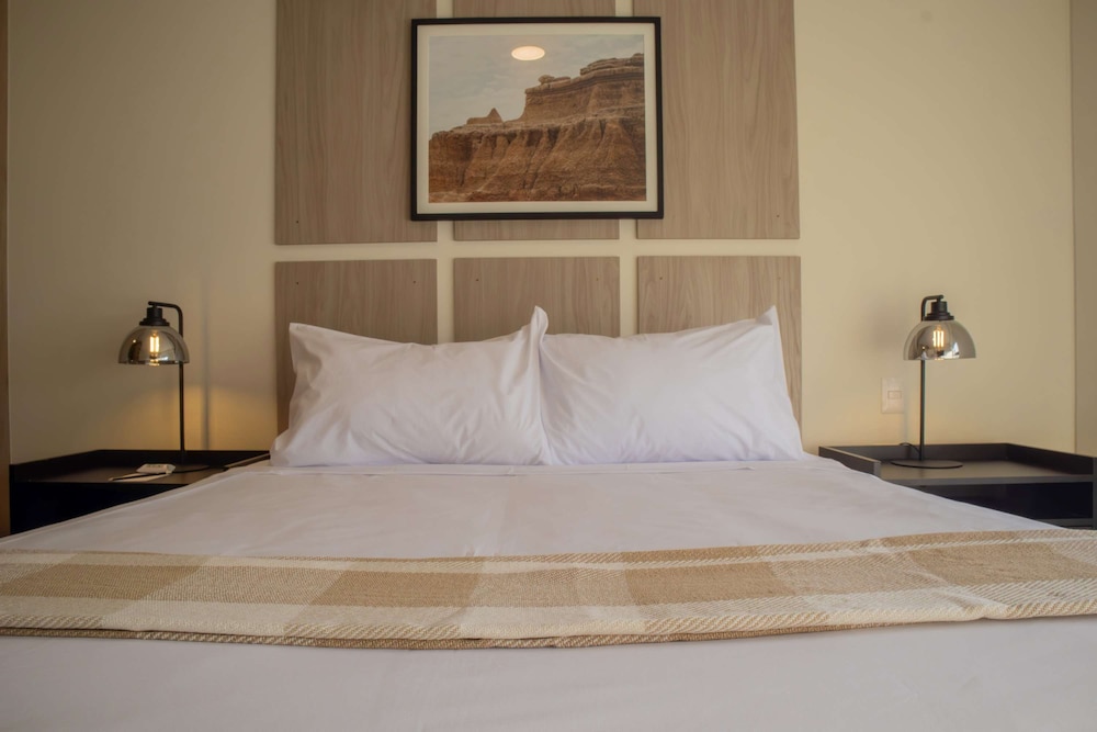 w Impressive 2BR With Balcony in Miraflores