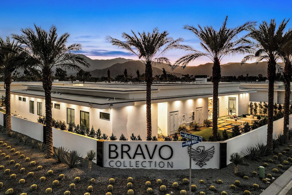 Exclusive Indio Villa Pool, Hot Tub, Putting Green Sleeps 18 Bravo #6