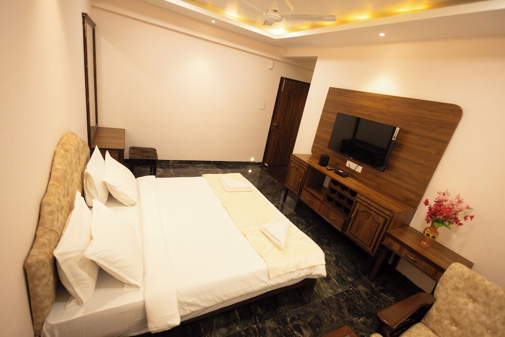 Green Paradise Hotel And Restaurant
